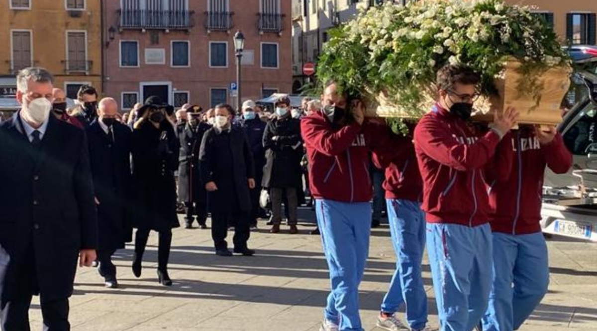 Il commovente ultimo saluto a Carlo Alberto Conte, il 12enne morto durante una gara