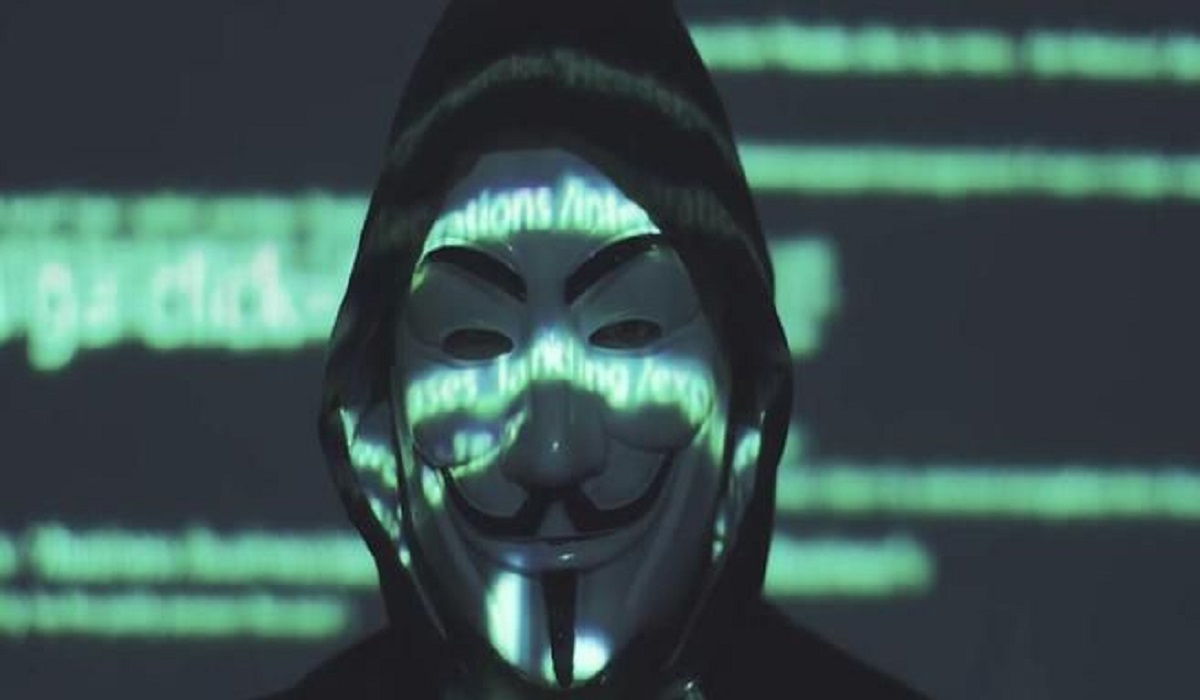 Anonymous hackera VKontakte, il Facebook russo: i messaggi inviati agli utenti