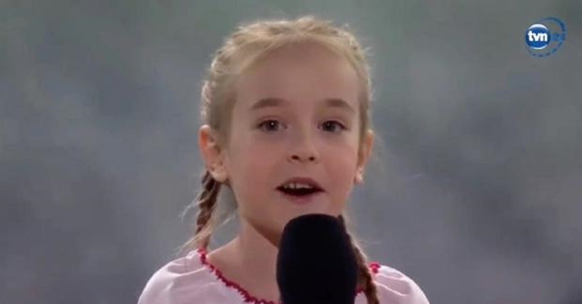 Ucraina: la bambina che cantava nel bunker di Kiev sale sul palco di Varsavia