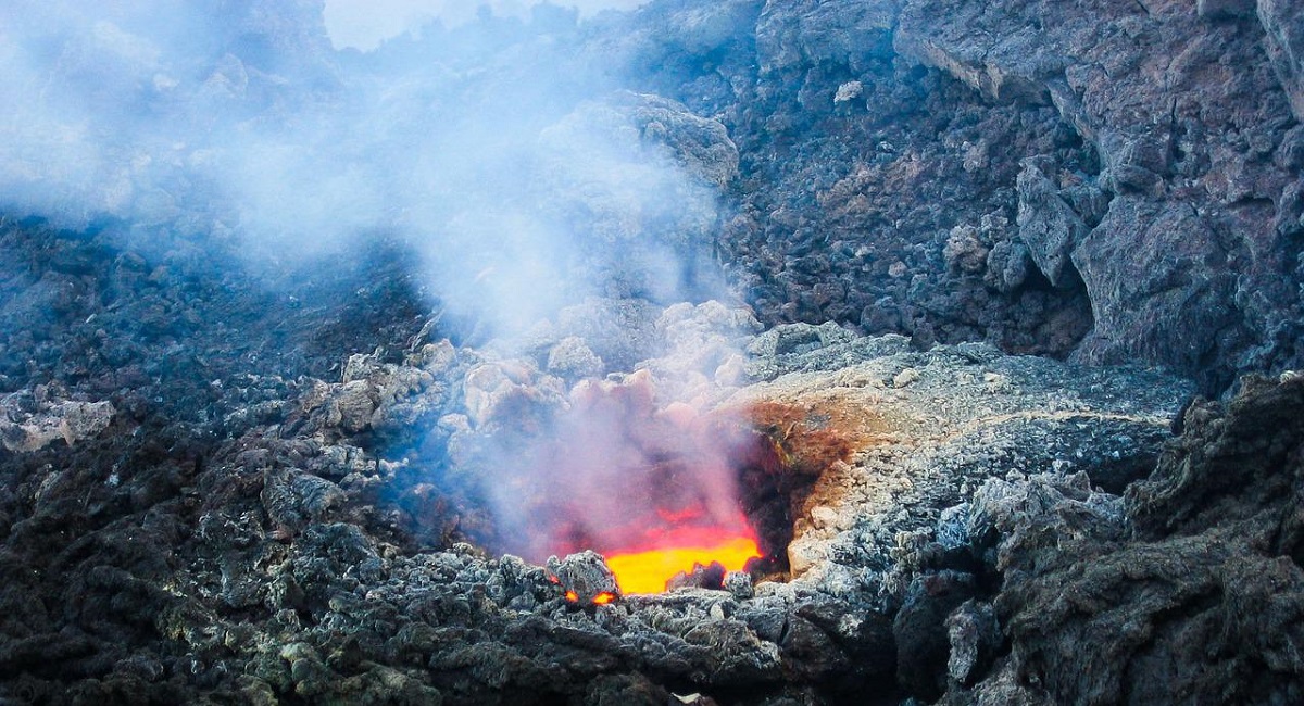 Sicilia: la protezione civile comunica l’allerta gialla per il vulcano Etna