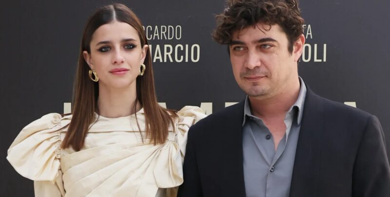 Riccardo Scamarcio returns to his ex-partner Angharad Wood - Curler ...