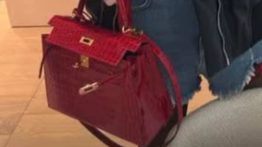 La borsa indossata da Chiara Ferragni nel suo outfit