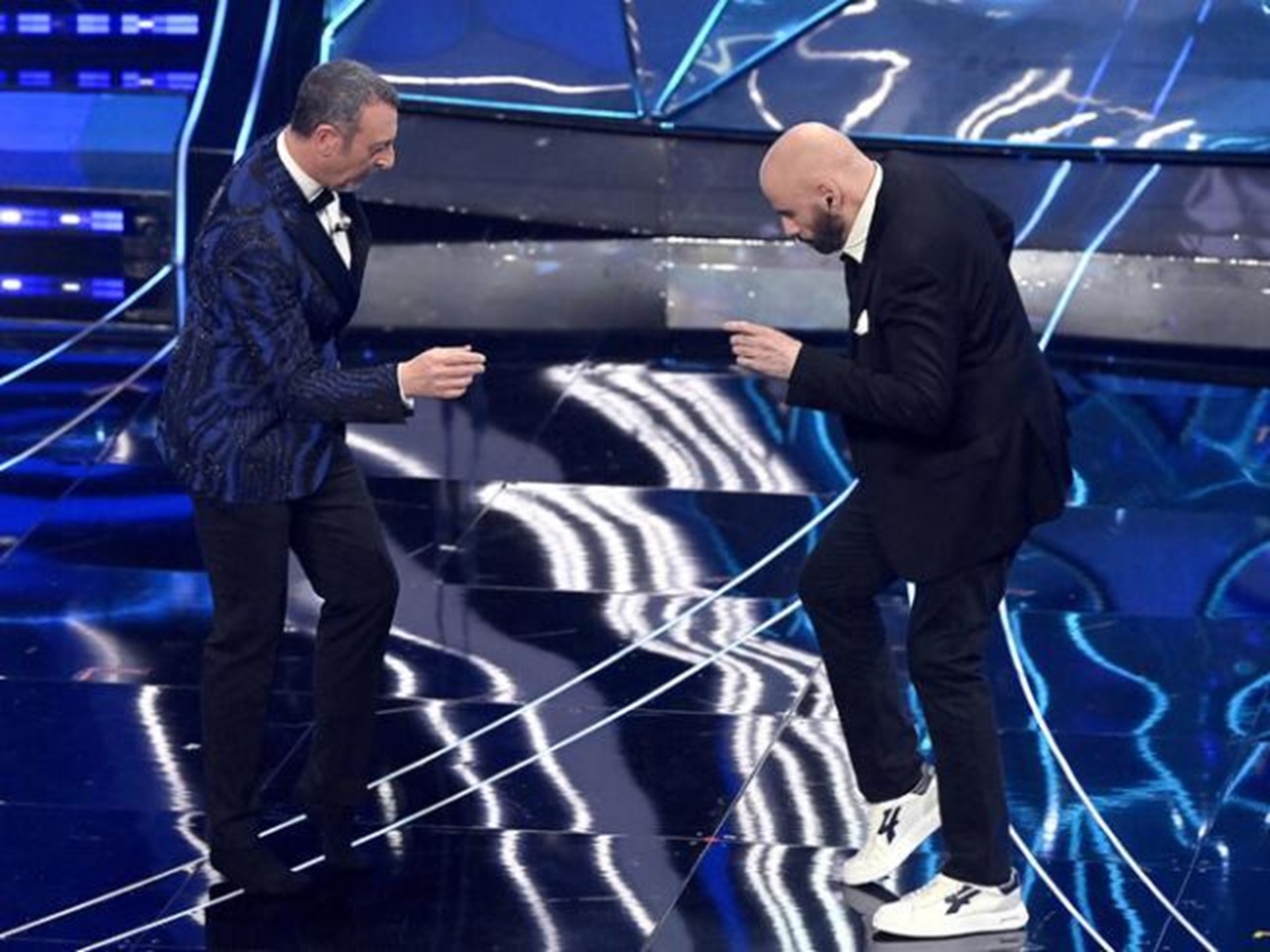 Amadeus e John Travolta Sanremo 2024