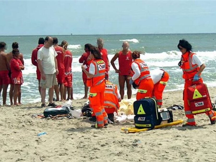 Donna 37enne a Rimini annega in mare