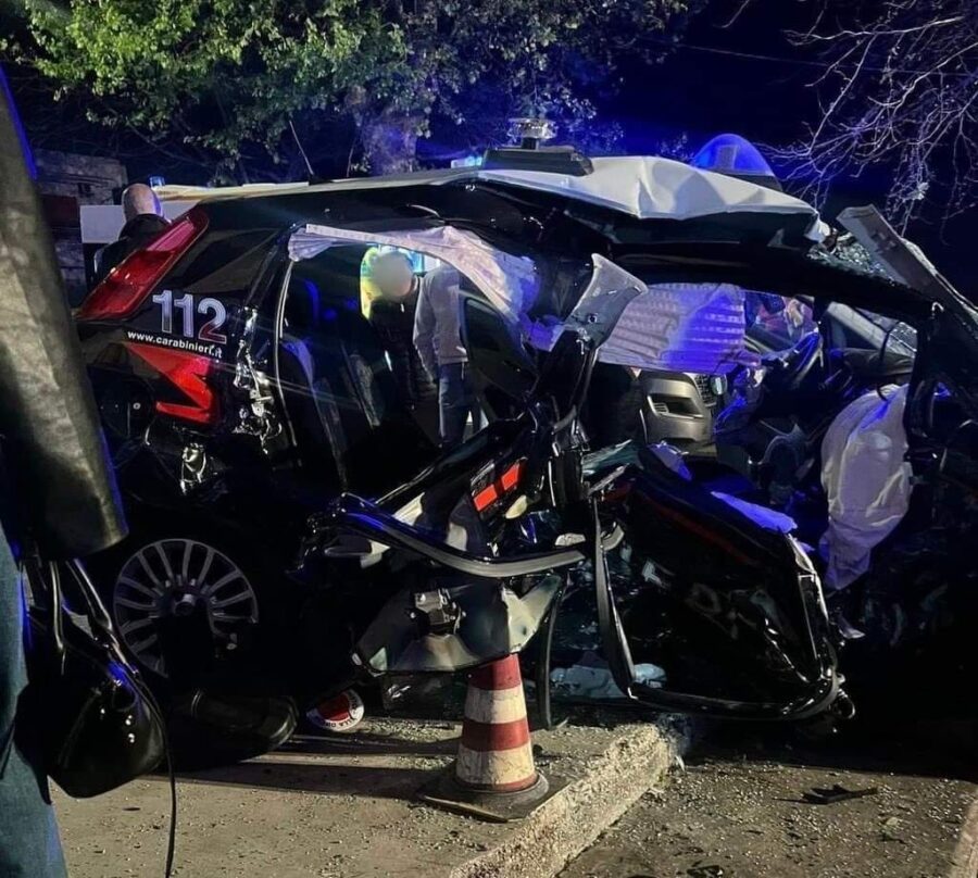 Incidente frontale, si schianta con una gazzella dei Carabinieri