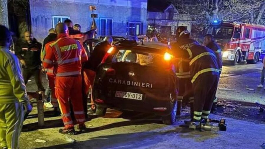 Incidente frontale, si schianta con una gazzella dei Carabinieri