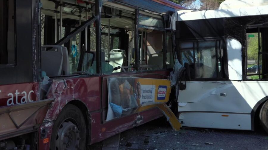 incidente tra autobus