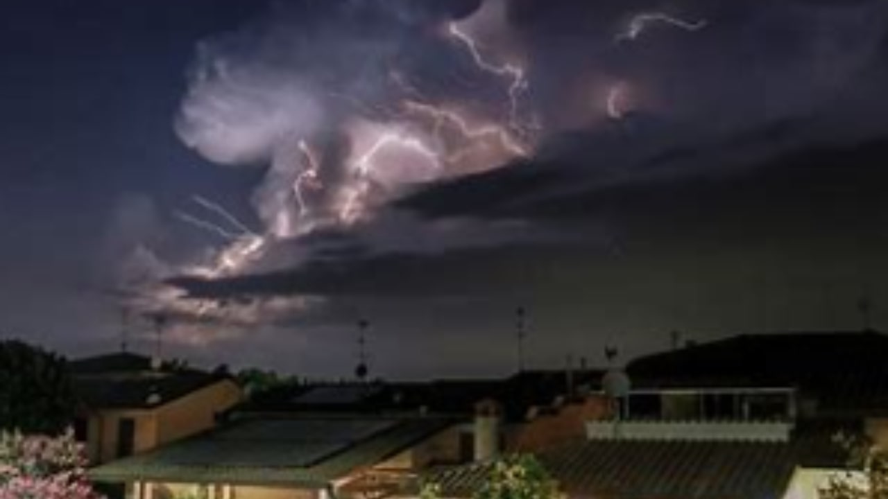 Watch out for bad weather in Campania: the alarm goes off