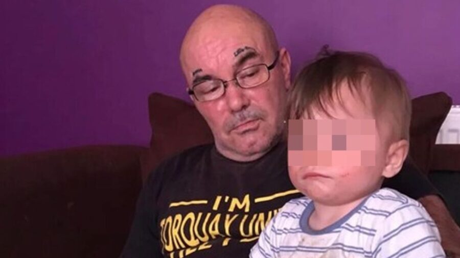 Papà e figlio di 2 anni trovati in un appartamento entrambi deceduti