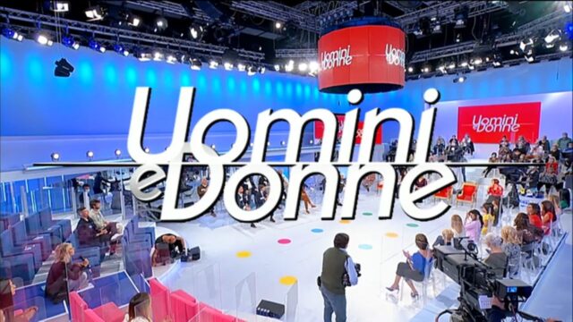 “Pronta all’addio” Colpo di scena a Uomini e Donne,  potrebbe saltare la sua presenza dopo anni nel programma