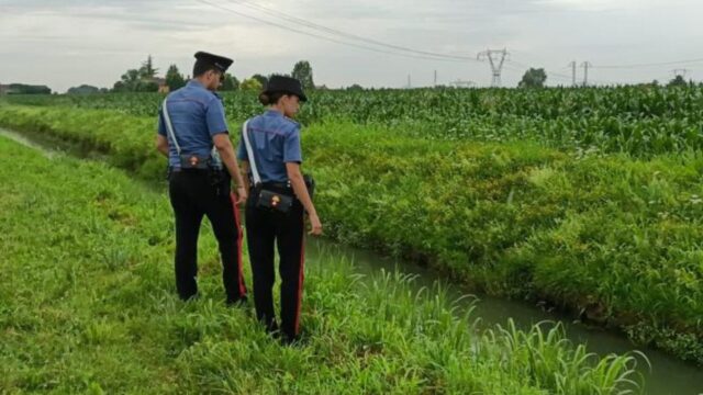 Bambina di tre anni morta in un canale durante un picnic, ora il padre dovrà rispondere di un’accusa molto grave