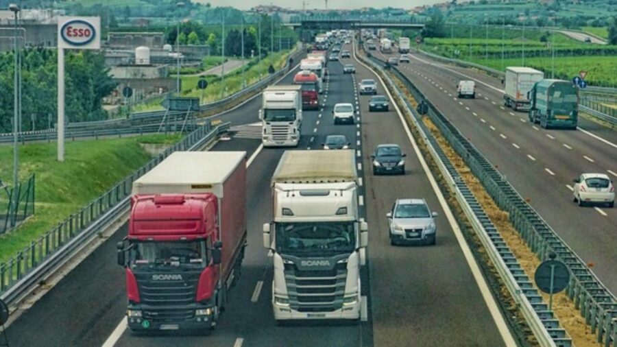 Autostrada; foto dall'archivio