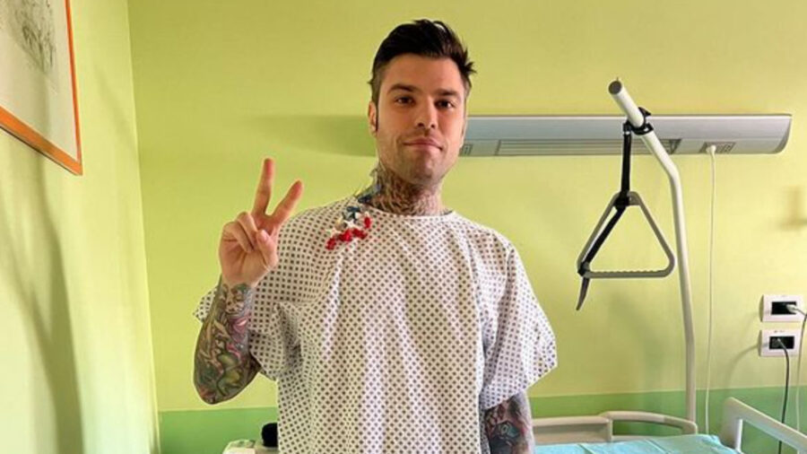 Fedez, nuovamente ricoverato all'ospedale San Raffaele di Milano