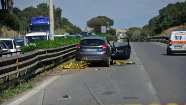 Tragico scontro tra un’auto e due moto, il bilancio è straziante: dove e cosa è successo