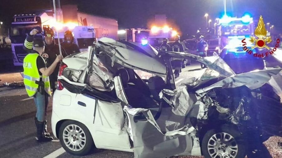 Incidente stradale A4: perde la vita una giovane di 20 anni