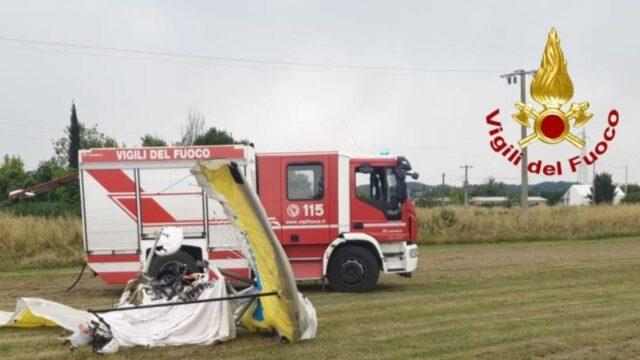 Tragedia in deltaplano, due uomini hanno perso la vita, l’imprevisto e poi lo schianto: cosa è successo 