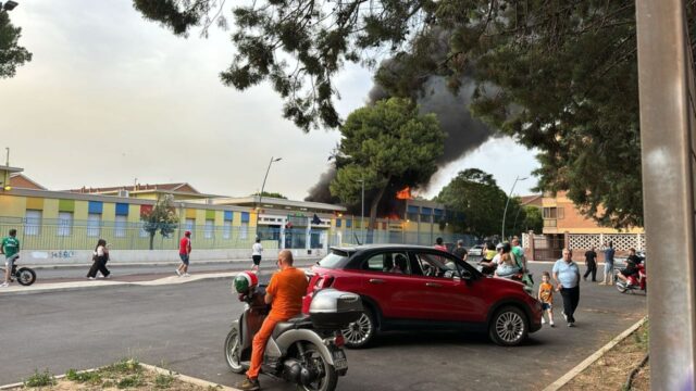 “Fumo e aria irrespirabile” Paura in una scuola italiana, immediato l’intervento dei soccorsi: dove e cosa è successo 