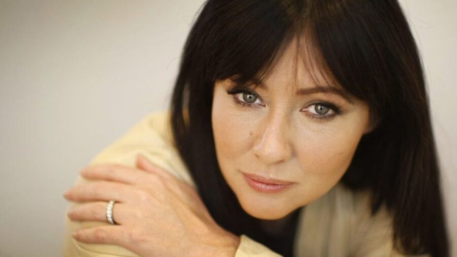 Actress Shannen Doherty with cancer, problems with ex-husband