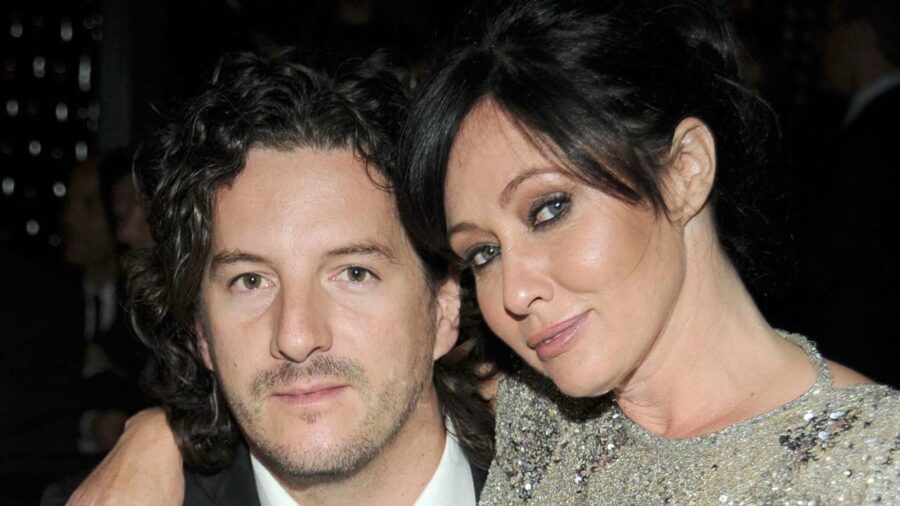 Actress Shannen Doherty with cancer, problems with ex-husband