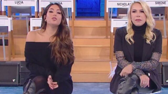 “Sta con la figlia di Anna Pettinelli” Scoop sul super Vip della televisione: avvistato con lei