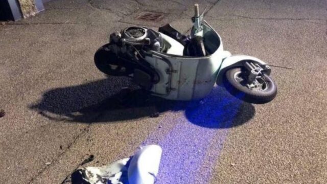 Scooter si scontra frontalmente contro un auto: la vittima è un 16enne