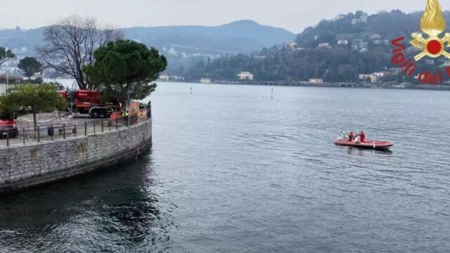 Si tuffa in acqua senza più riemergere, la tragedia davanti agli occhi della fidanzata: dove e cosa è successo