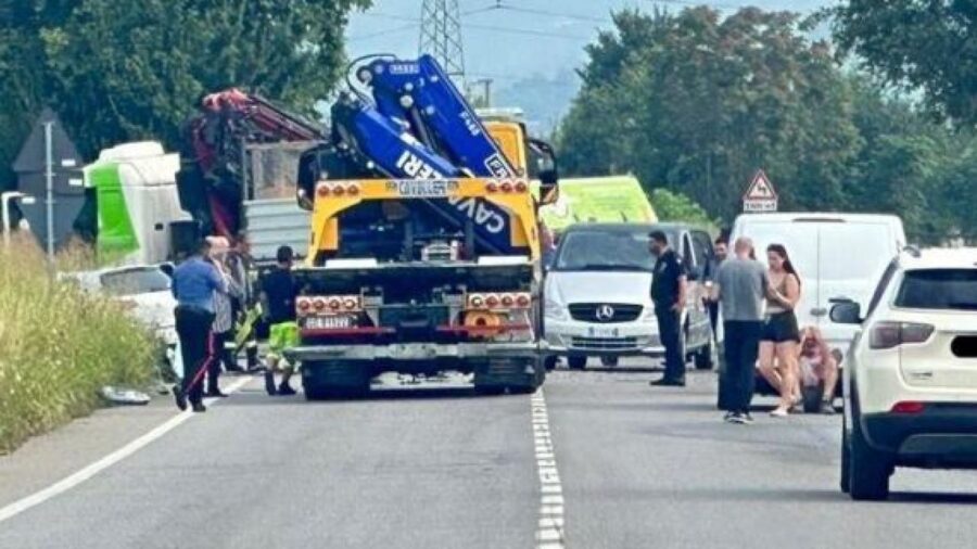 Incidente frontale con un camion, perde la vita un 26enne