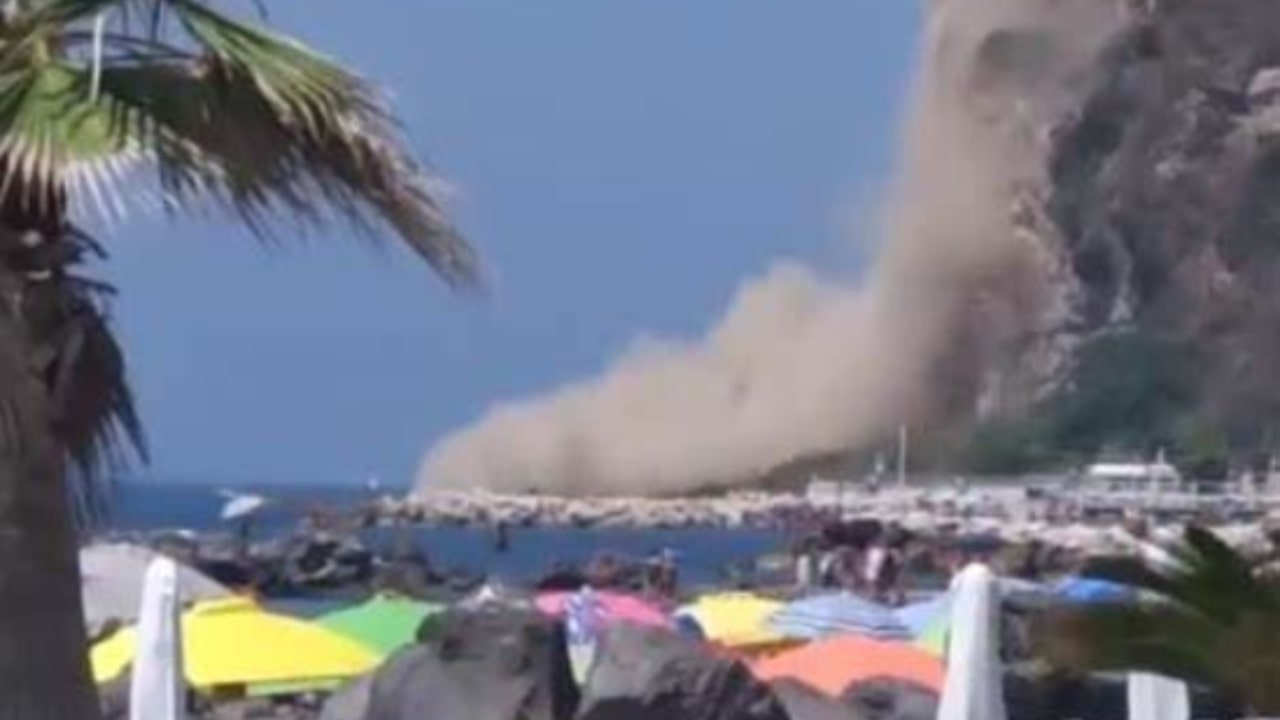 Grande crollo di rocce dal Monte di Procida