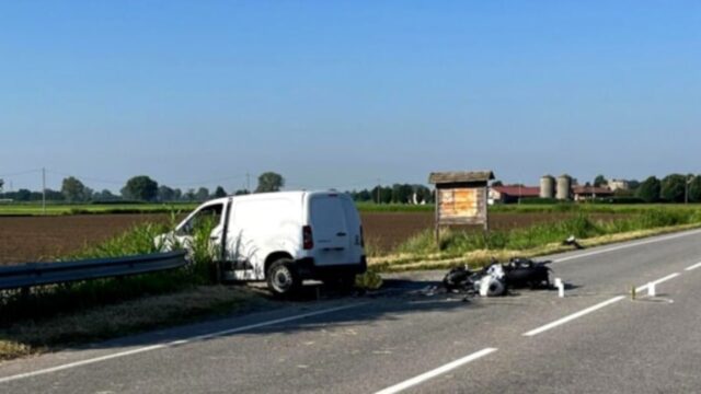 Scontro tra un furgone e una moto, purtroppo l’impatto è stato fatale: dove e cosa è successo