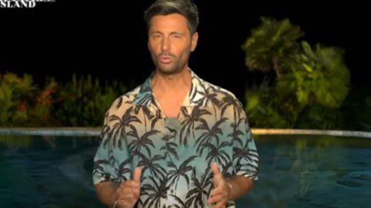 Filippo Bisciglia conduce Temptation Island