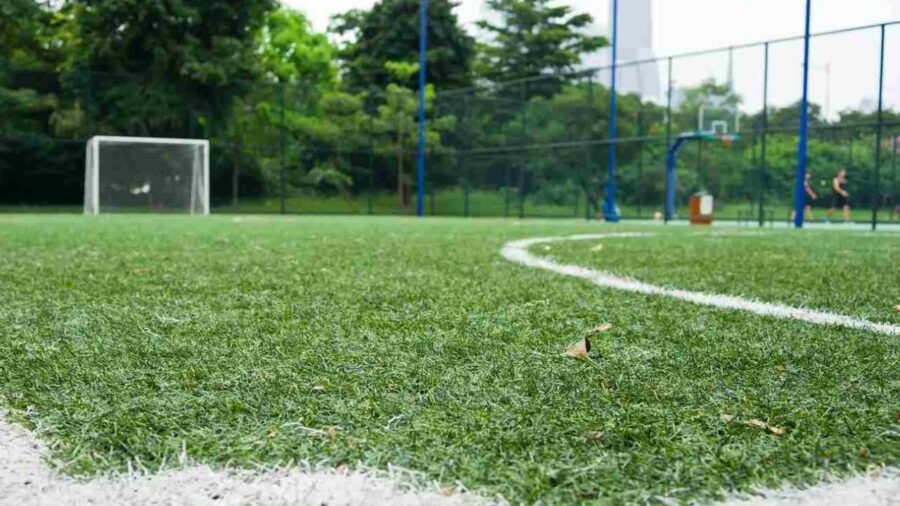 Giovane di 24 anni muore in campo durante una partita di calcetto