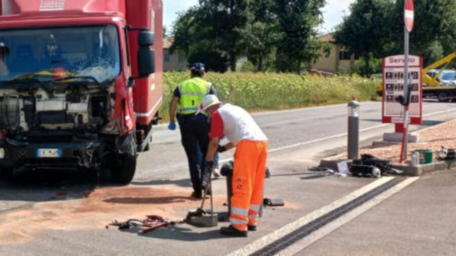 Incidente sulle strade bolognesi: perde la vita un motociclista ventinovenne