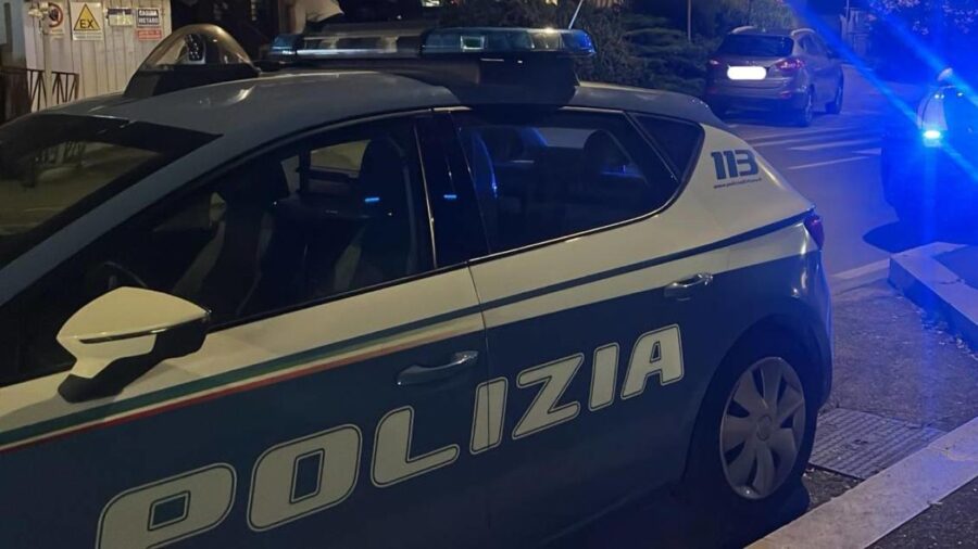 Elderly man hit while crossing the road, Ostia