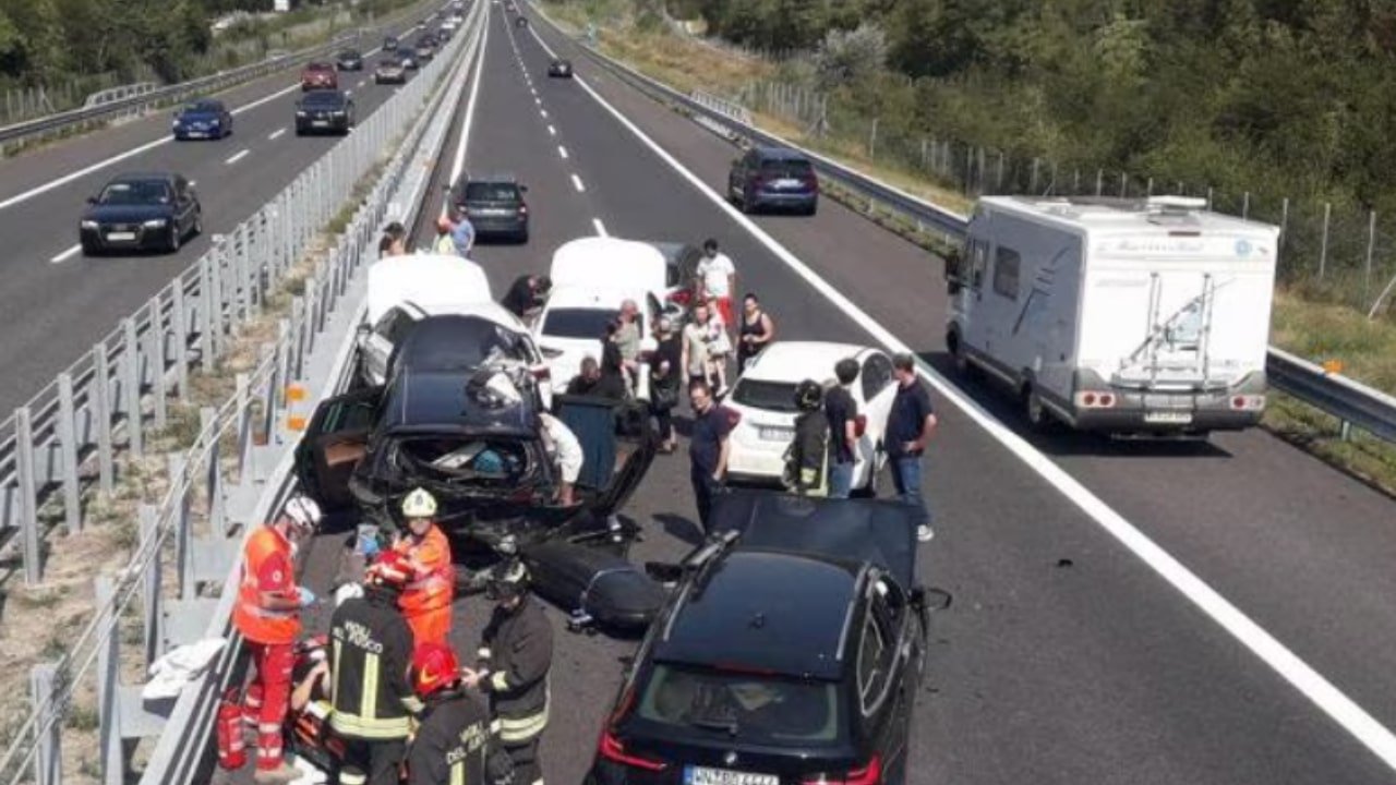 Accident on the A23