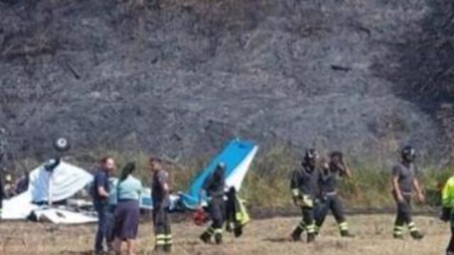 Tragedia, aereo precipita e poi prende fuoco, il bilancio è grave: dove e cosa è successo 