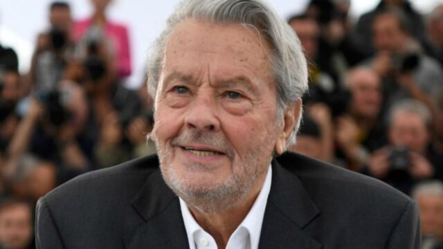 Alain Delon, svelata la cifra del suo patrimonio: ecco come verrà divisa l’eredità dell’attore