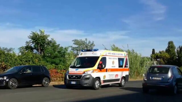 Tragico incidente, perde il controllo dell’auto e si ribalta, purtroppo non c’è stato nulla da fare: cosa è stato scoperto sul giovane dopo la tragedia 