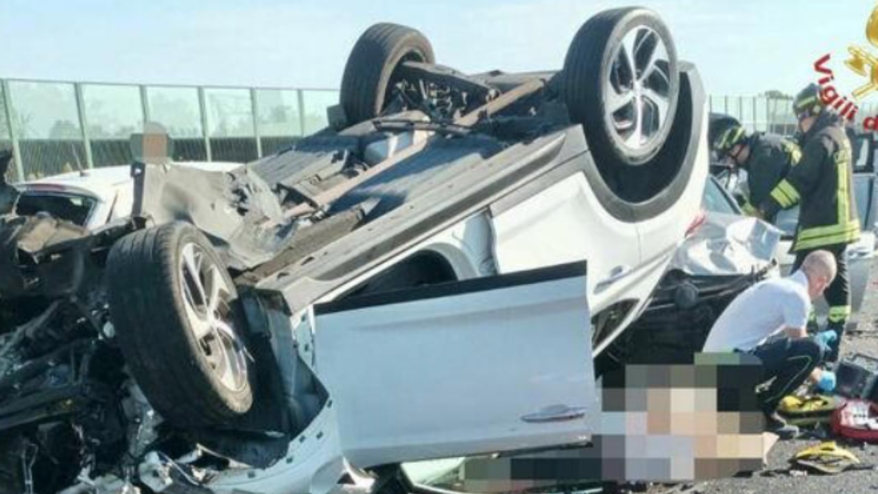 A4 motorway serious accident involving 8 cars