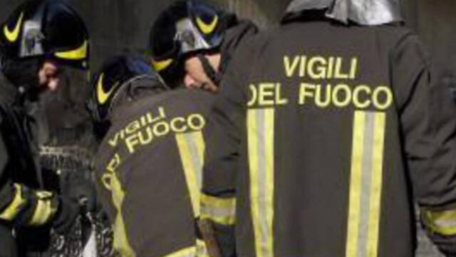 Esplode bombola di gas all’improvviso e crolla un solaio: estratte 3 persone dalle macerie