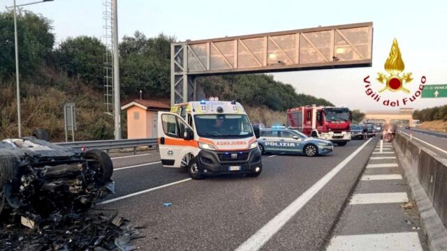 Anziano entra contromano sul raccordo autostradale: due le vittime, una di loro era giovanissima