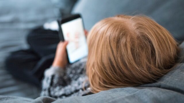 “Usi troppo il cellulare”, ma la realtà per questo bambino di 11 anni è molto più tragica: dove e cosa è successo