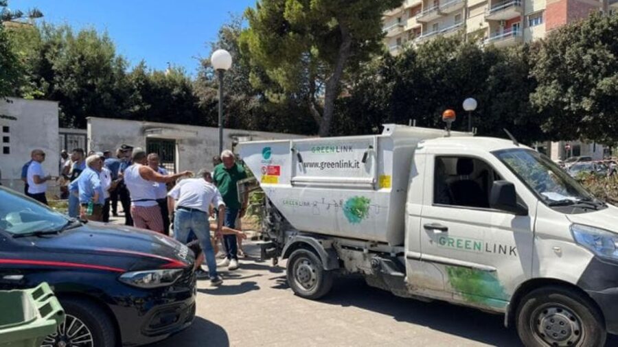 incidente a Bisceglie, uomo anziano viene travolto dal camion