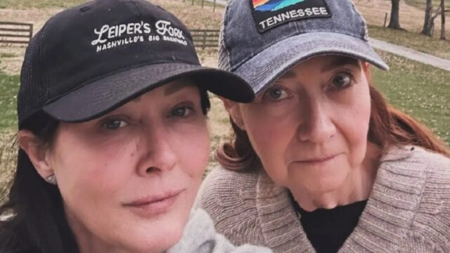 “Lo farò per lei” Il grande gesto d’amore della mamma di Shannen Doherty commuove