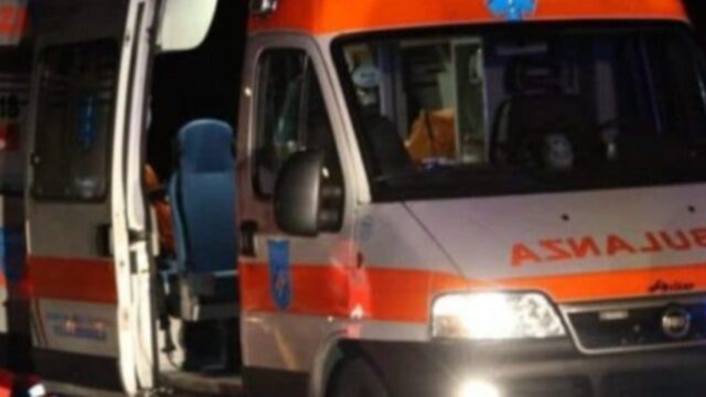 “Catapultato fuori dall’auto” Tragico incidente per un 24enne, purtroppo non c’è stato nulla da fare, la dinamica è gravissima: dove e cosa è successo 