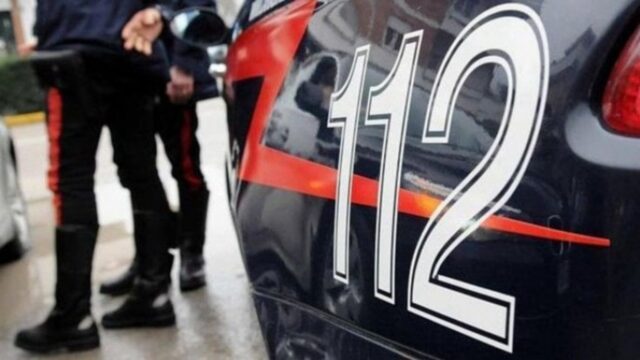 Due amiche trovate in fin di vita in strada, una è morta, l’altra è in condizioni gravi: l’ipotesi degli inquirenti