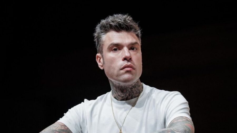 Fedez ricoverato d'urgenza