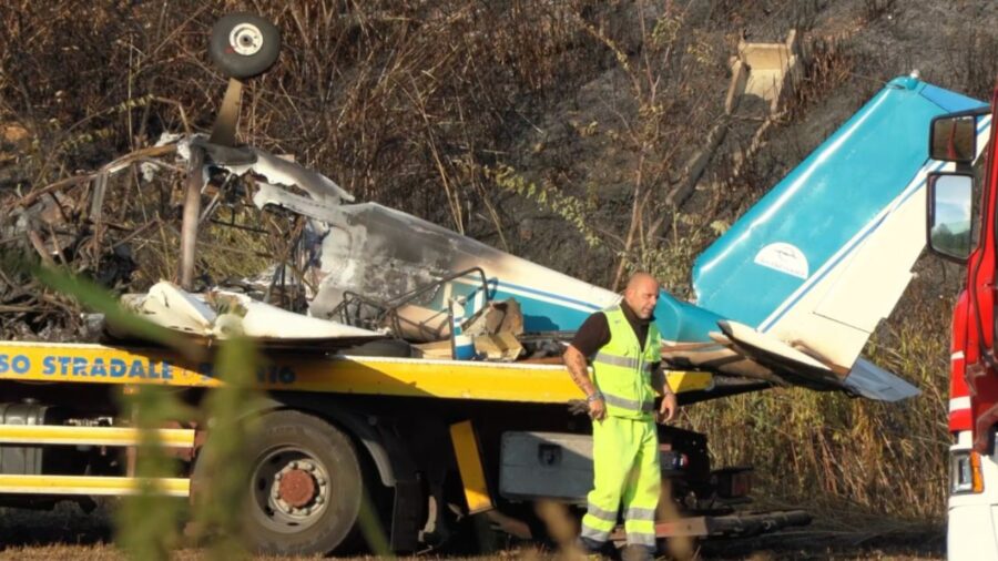 Terni: plane crashes