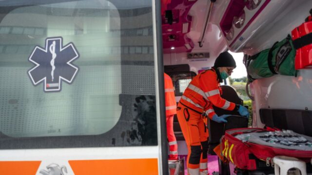 Tragedia mentre torna a casa, lo schianto contro un palo le è costato la vita, aveva solo 17 anni: dove e cosa è successo 