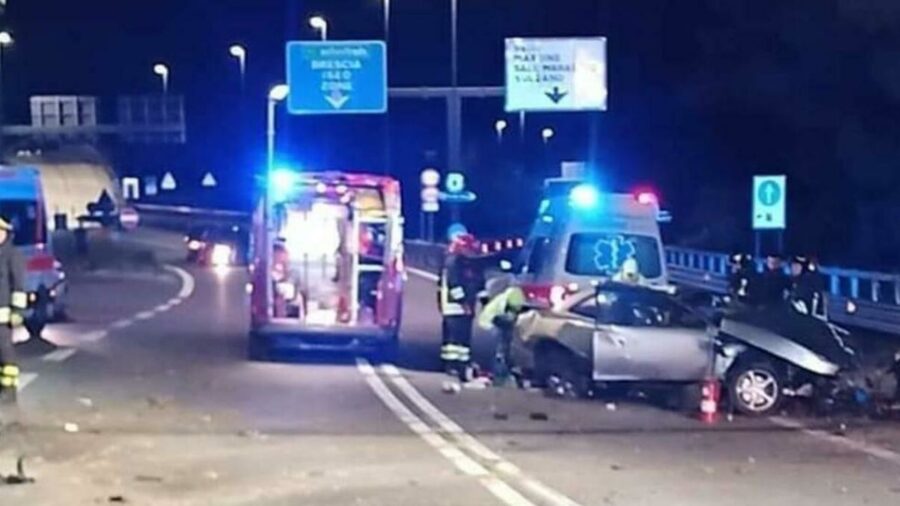 Incidente stradale, muore ventenne alla guida