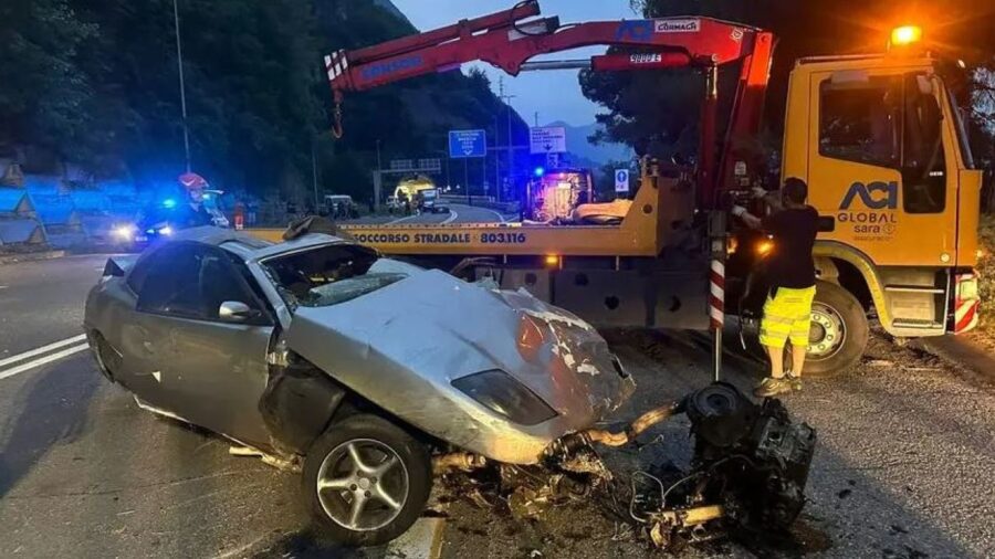 Road accident, twenty-year-old at the wheel